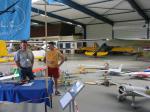 Bert en Jochem bij de infostand